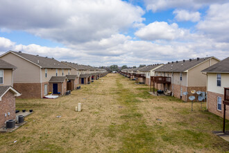 Heritage Pointe in Clarksville, TN - Foto de edificio - Building Photo