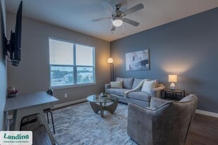 1111 Austin Hwy in San Antonio, TX - Building Photo