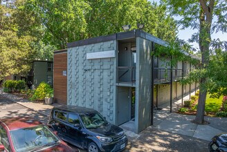 Milan Apartments in Portland, OR - Building Photo - Building Photo