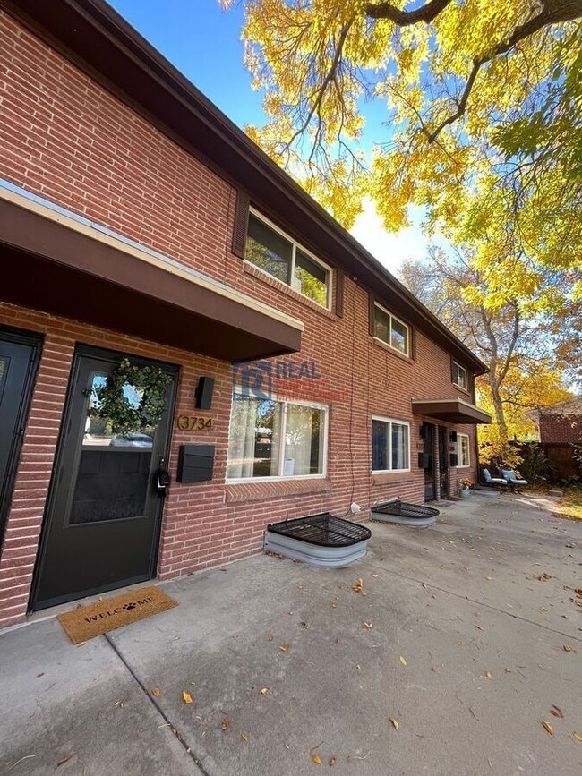 property at 3734 Miller Ct