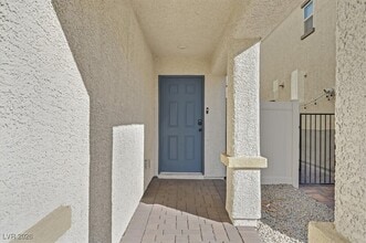2212 Langmore St in Las Vegas, NV - Building Photo - Building Photo
