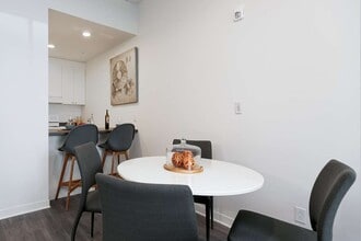 2525 Boul Cavendish in Montréal, QC - Building Photo - Building Photo