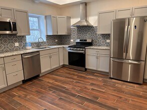 59 S Grove Ave in Elgin, IL - Building Photo - Building Photo
