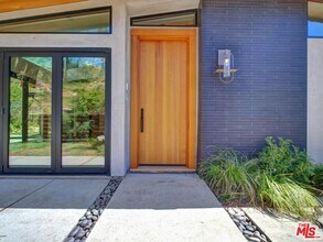 3404 Cloudcroft Dr in Malibu, CA - Building Photo - Building Photo