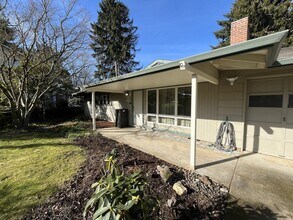 201 NE 126th Ave in Portland, OR - Building Photo - Building Photo