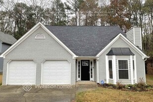 1446 Chapel Hill Ln SW in Marietta, GA - Building Photo
