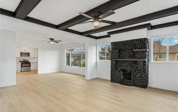 358 W 11th St in San Bernardino, CA - Building Photo - Building Photo