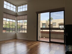 2601 S Broadmoor Dr, Unit 2601SoBroadmoorDrive in Palm Springs, CA - Foto de edificio - Building Photo
