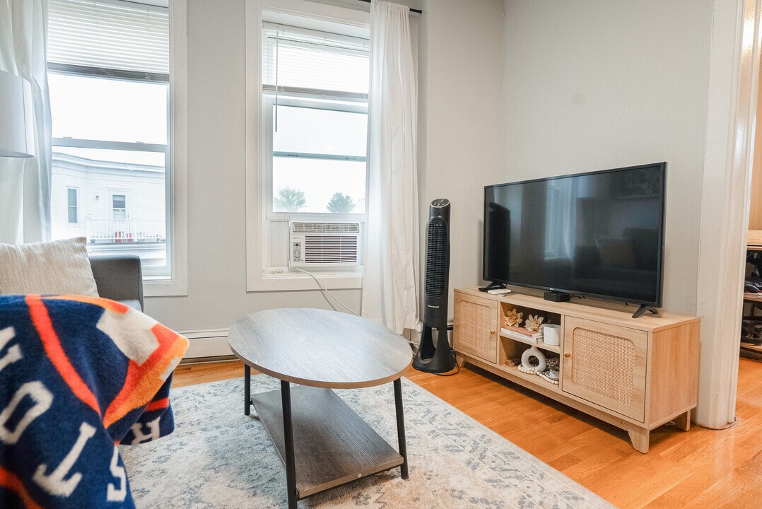 84 Savin Hill Ave, Unit 3 in Boston, MA - Building Photo