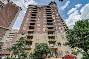 360 W Washington Ave, Unit Metropolitan Place in Madison, WI - Building Photo