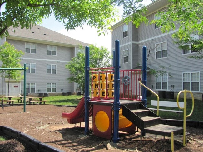 Woodwind Villa Apartments in Woodbridge, VA - Foto de edificio - Building Photo