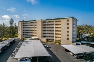 Venice Avenue Condominium in Venice, FL - Building Photo