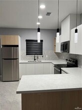 19 E Iris Ave in McAllen, TX - Building Photo - Building Photo