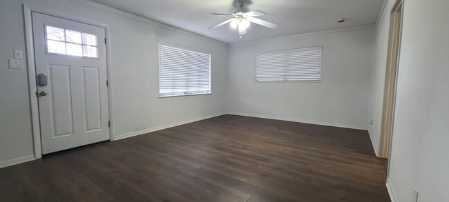 7711 Lazy Ln in Austin, TX - Building Photo - Building Photo