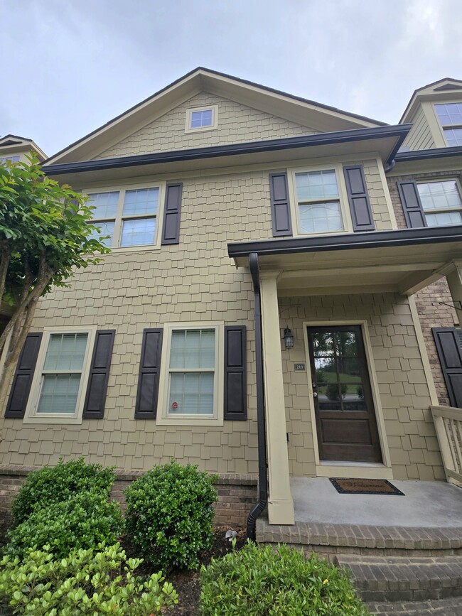 property at 211 Jackson Pl NW