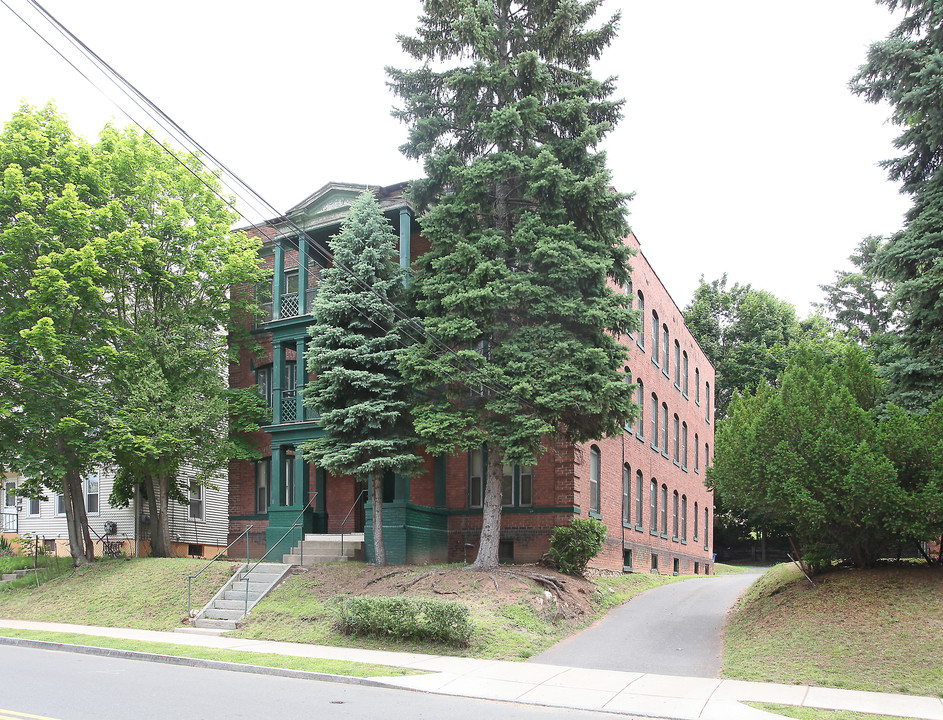 198-200 Glen St in New Britain, CT - Building Photo