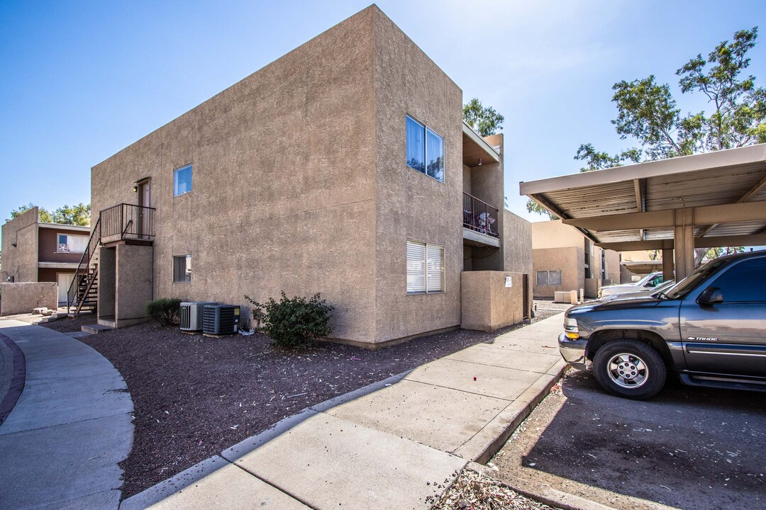 2819 E Le Marche Ave in Phoenix, AZ - Building Photo