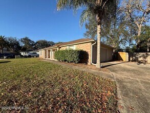12947 Tree Wy Ct N in Jacksonville, FL - Building Photo - Building Photo