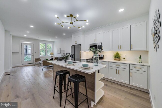 property at 1626 K St NE