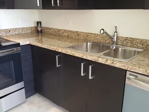 3610 N 56th Ave in Hollywood, FL - Foto de edificio - Building Photo