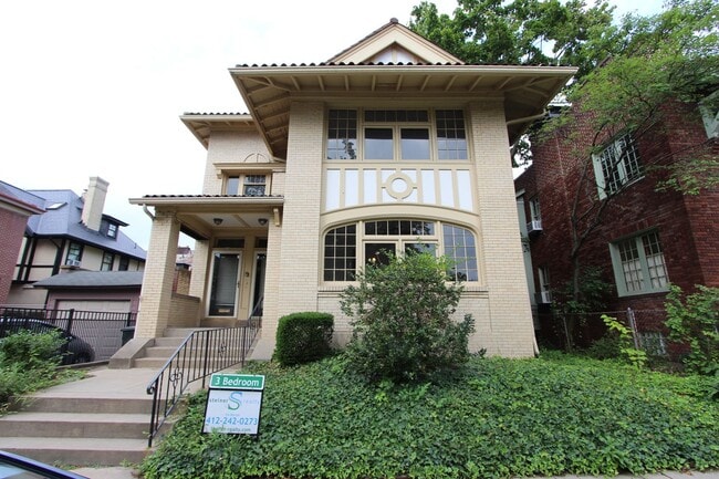 property at 524-526-526 St James Pl
