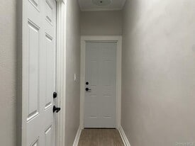 152 Tulip Ave in Floral Park, NY - Building Photo