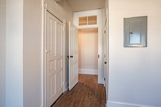 400 Bridge St, Unit 1 in Phoenixville, PA - Foto de edificio - Building Photo