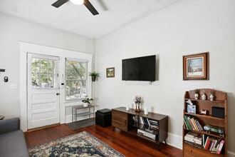 474 Kelly St SE, Unit B in Atlanta, GA - Foto de edificio - Building Photo