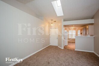 5043 W 57th St in Indianapolis, IN - Foto de edificio - Building Photo