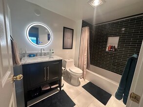 132 NE 95th St in Seattle, WA - Building Photo - Building Photo