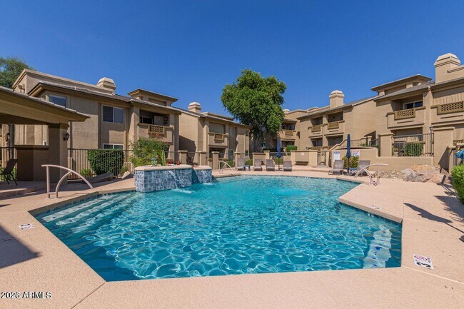 1880 E Morten Ave in Phoenix, AZ - Foto de edificio - Building Photo