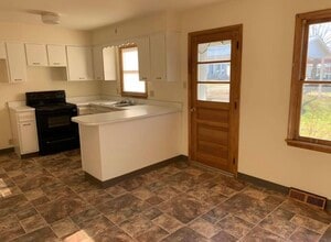 56 Mound St in New Martinsville, WV - Building Photo - Building Photo