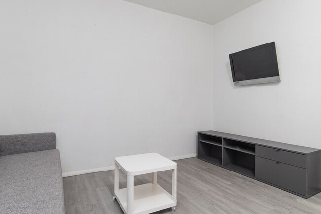 131 E 94th St in New York, NY - Building Photo - Building Photo