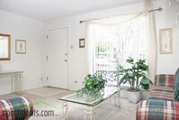 Living Room - Villages at Gateway Apartamentos in Denver, Colorado