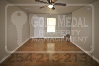 516 Raymond St in Killeen, TX - Building Photo - Building Photo