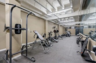 312 W 5th St in Los Angeles, CA - Building Photo - Building Photo