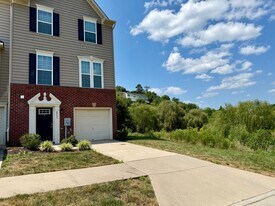 2177 Whispering Hollow Ln in Charlottesville, VA - Building Photo