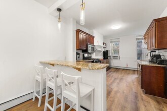 208 7th St in Jersey City, NJ - Building Photo - Building Photo