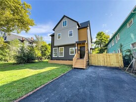 2483 E 89th St, Unit 101 in Cleveland, OH - Building Photo