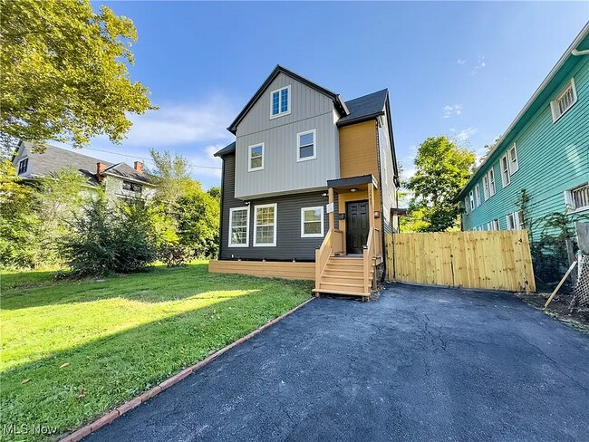 2483 E 89th St, Unit 101