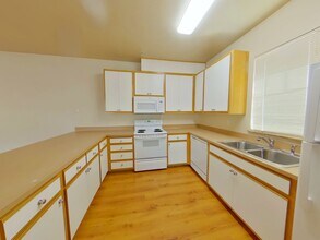 762 E 17th Ave in Eugene, OR - Building Photo - Building Photo