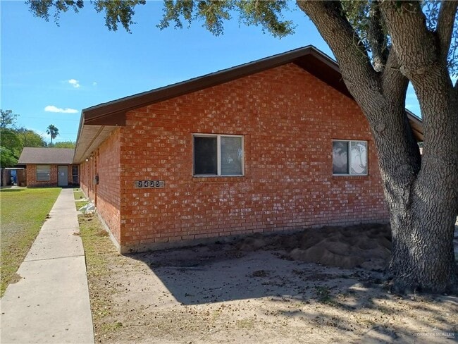 2 Tamarack Ave in McAllen, TX - Building Photo - Building Photo