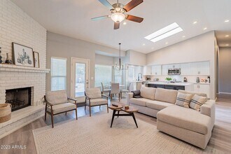 5879 E Le Marche Ave in Scottsdale, AZ - Building Photo - Building Photo