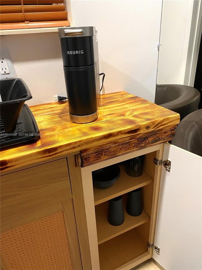 5060 SW 43rd Terrace in Fort Lauderdale, FL - Building Photo - Building Photo