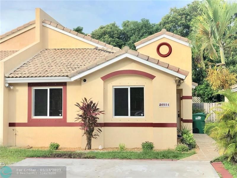 20554 SW 93rd Ave in Cutler Bay, FL - Building Photo