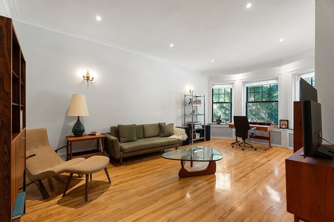 214 Chem. de la Côte-Saint-Antoine in Westmount, QC - Building Photo - Building Photo