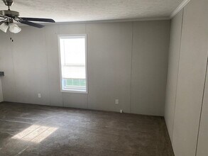 10 Bradley Ln in West Branch, IA - Building Photo - Building Photo