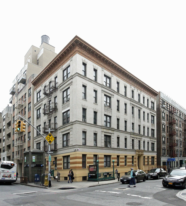 723 W 177th St in New York, NY - Building Photo