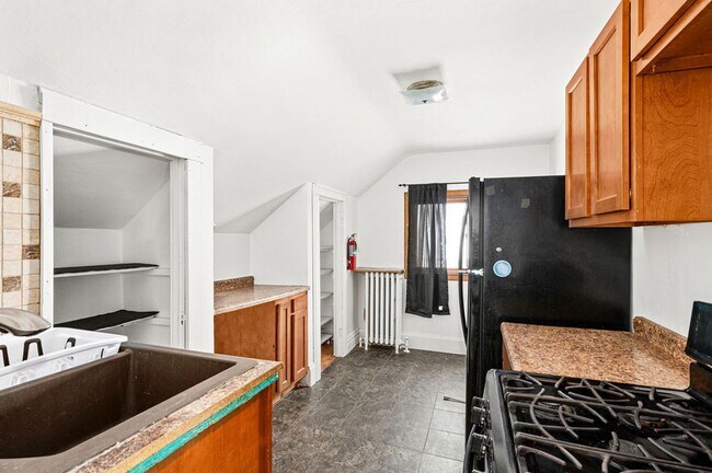 16 W 9th St in Duluth, MN - Building Photo - Building Photo