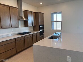 560 Preston Oak Ln in Las Vegas, NV - Building Photo - Building Photo